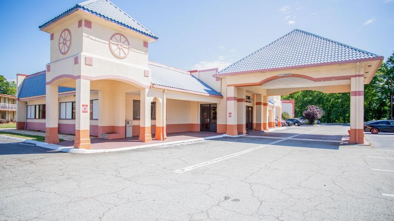 <b>OYO Hotel Greensboro I-40 Exterior</b>. Images powered by <a href="https://www.leonardoworldwide.com/" title="Leonardo Worldwide" target="_blank">Leonardo</a>.