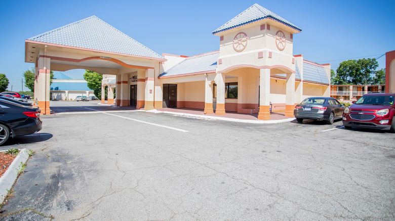 <b>OYO Hotel Greensboro I-40 Exterior</b>. Images powered by <a href="https://www.leonardoworldwide.com/" title="Leonardo Worldwide" target="_blank">Leonardo</a>.