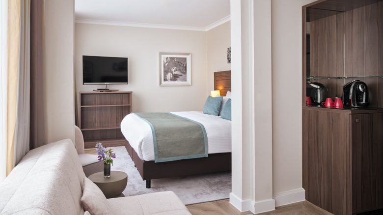 <b>Leonardo Royal Hotel Duesseldorf Suite</b>. Images powered by <a href="https://www.leonardoworldwide.com/" title="Leonardo Worldwide" target="_blank">Leonardo</a>.