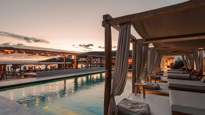 <b>Branco Mykonos Pool</b>. Images powered by <a href="https://www.leonardoworldwide.com/" title="Leonardo Worldwide" target="_blank">Leonardo</a>.