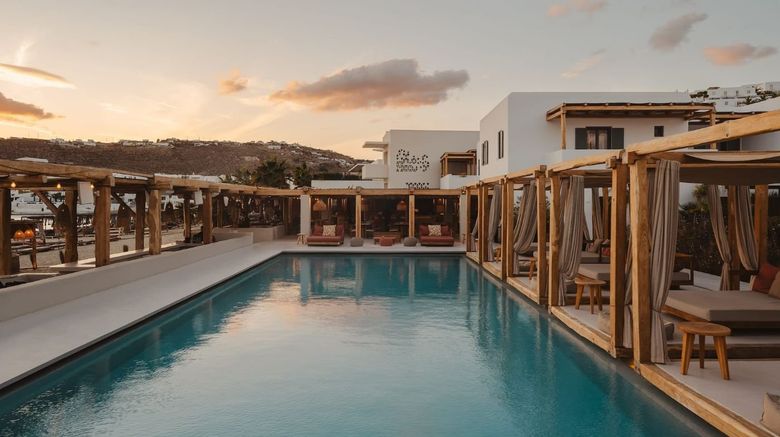 <b>Branco Mykonos Pool</b>. Images powered by <a href="https://www.leonardoworldwide.com/" title="Leonardo Worldwide" target="_blank">Leonardo</a>.