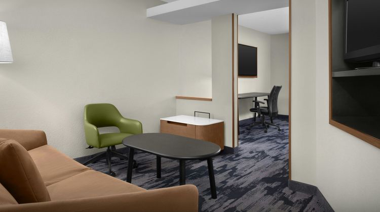 Fairfield Inn & Suites Sarasota Lakewood Room