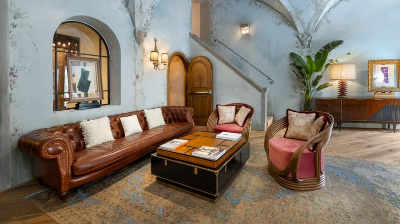 <b>The James Lobby</b>. Images powered by <a href="https://www.leonardoworldwide.com/" title="Leonardo Worldwide" target="_blank">Leonardo</a>.