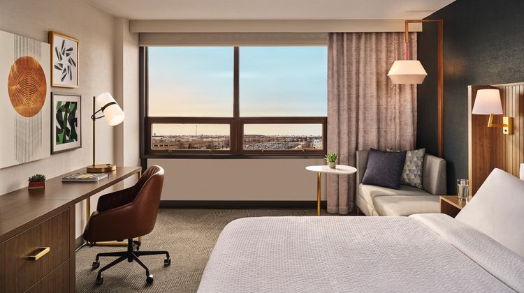 Holiday Inn & Suites Commerce City - Den Room