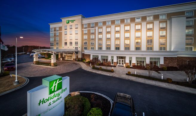 Holiday Inn & Suites Memphis - Wolfchase Exterior