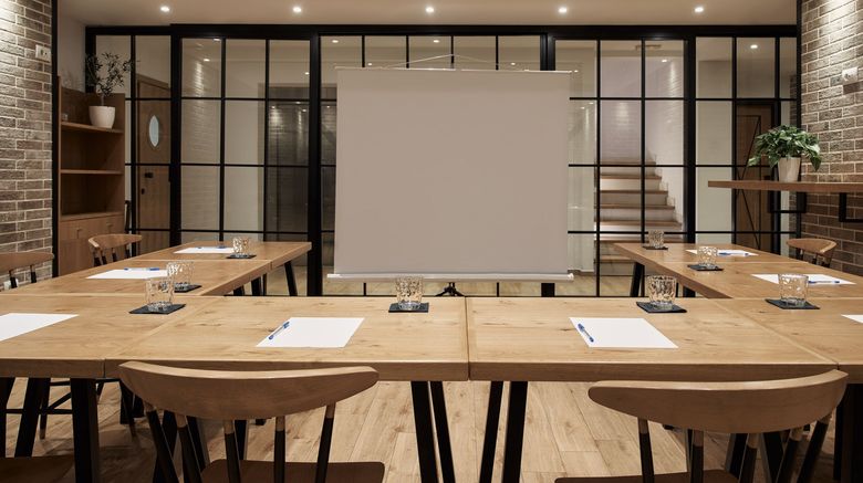 <b>Olive Green Hotel Meeting</b>. Images powered by <a href="https://www.leonardoworldwide.com/" title="Leonardo Worldwide" target="_blank">Leonardo</a>.