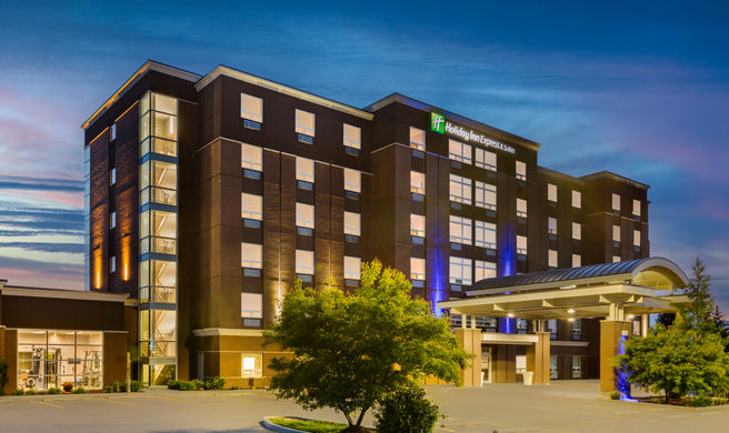 Holiday Inn Express & Suites Cold Lake Exterior