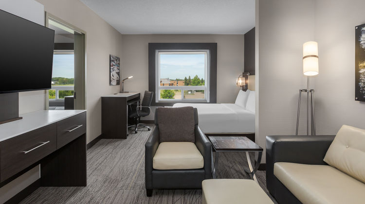 Holiday Inn Express & Suites Cold Lake Room