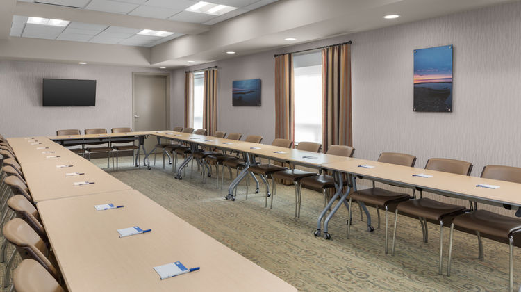 Holiday Inn Express & Suites Cold Lake Meeting