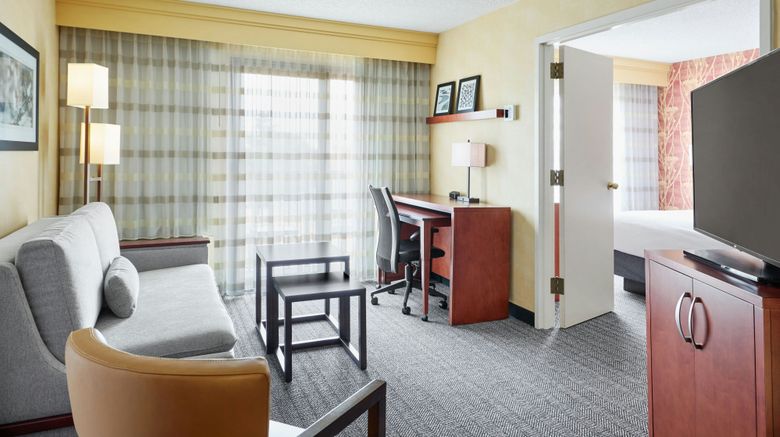<b>Courtyard Des Moines West/Clive Room</b>. Images powered by <a href="https://www.leonardoworldwide.com/" title="Leonardo Worldwide" target="_blank">Leonardo</a>.