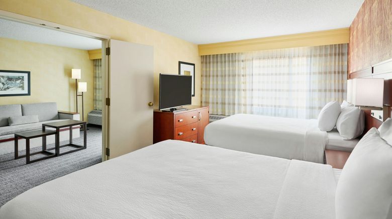 <b>Courtyard Des Moines West/Clive Suite</b>. Images powered by <a href="https://www.leonardoworldwide.com/" title="Leonardo Worldwide" target="_blank">Leonardo</a>.