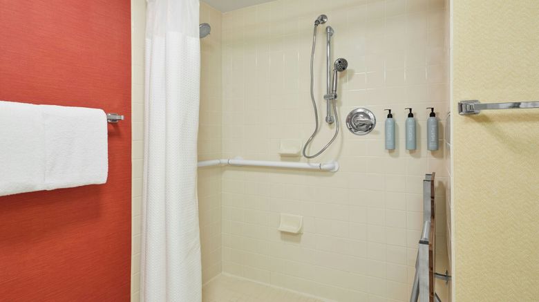 <b>Courtyard Des Moines West/Clive Room</b>. Images powered by <a href="https://www.leonardoworldwide.com/" title="Leonardo Worldwide" target="_blank">Leonardo</a>.