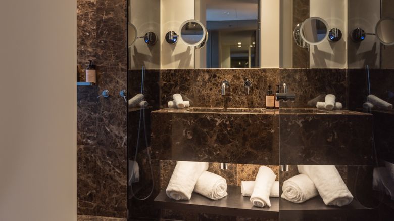 <b>Adia Aluma Athens Curio Room</b>. Images powered by <a href="https://www.leonardoworldwide.com/" title="Leonardo Worldwide" target="_blank">Leonardo</a>.