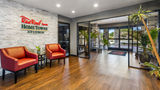 HomeTowne Studios by Red Roof Lobby