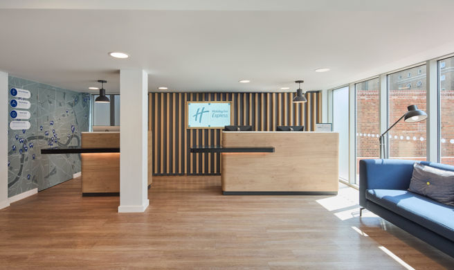 Holiday Inn Express London - Limehouse Exterior