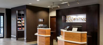 Courtyard by Marriott Paramus Lobby