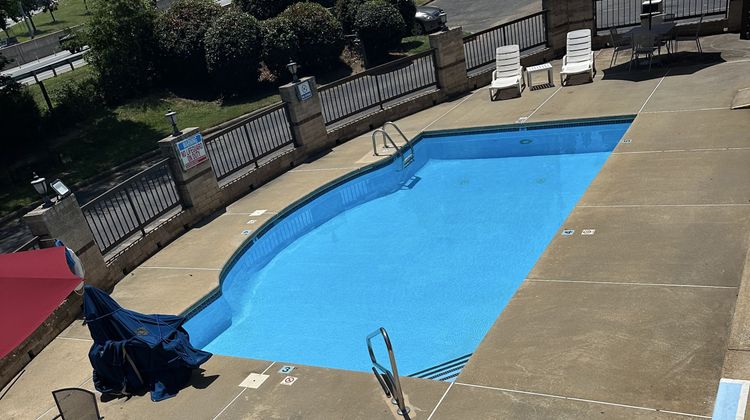 Red Roof Inn & Suites Cornelius Pool