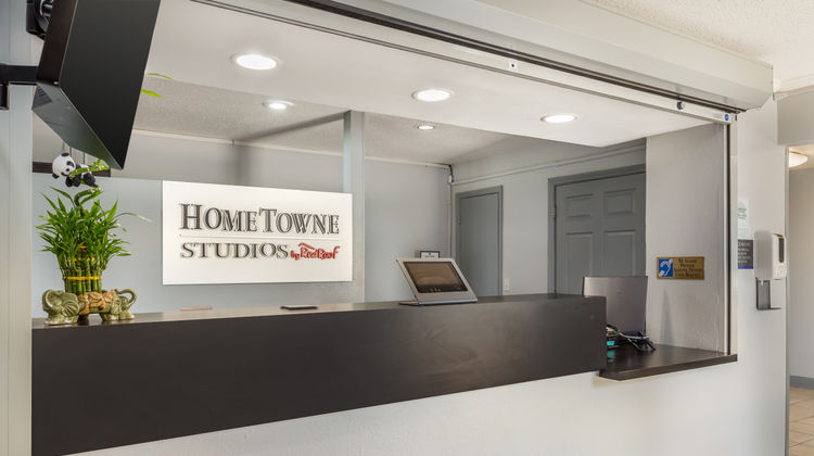 HomeTowne Studios & Suites Greensboro Lobby