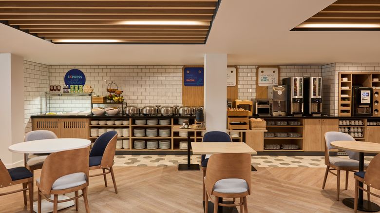 <b>Holiday Inn Express London - Limehouse Restaurant</b>. Images powered by <a href="https://www.leonardoworldwide.com/" title="Leonardo Worldwide" target="_blank">Leonardo</a>.