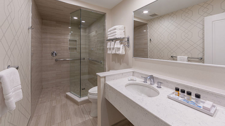 The Radnor Hotel Room