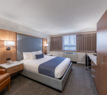 The Radnor Hotel Room
