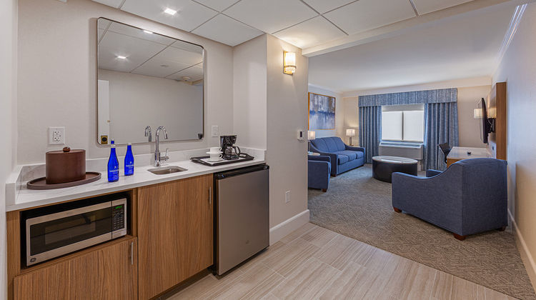 The Radnor Hotel Room