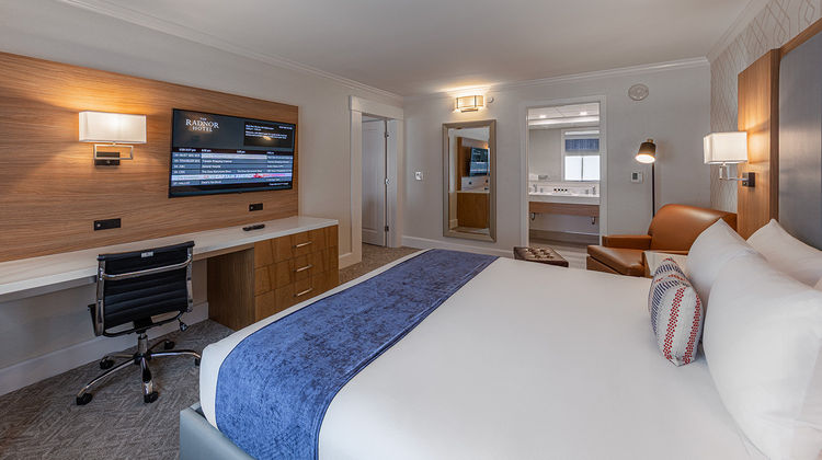 The Radnor Hotel Room