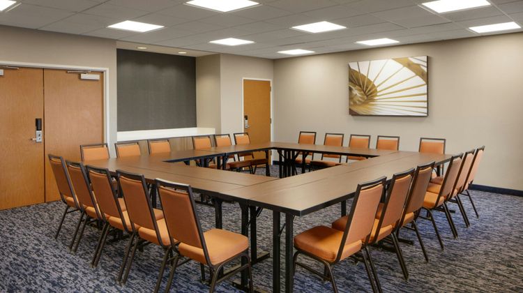 Fairfield Inn & Suites Meeting