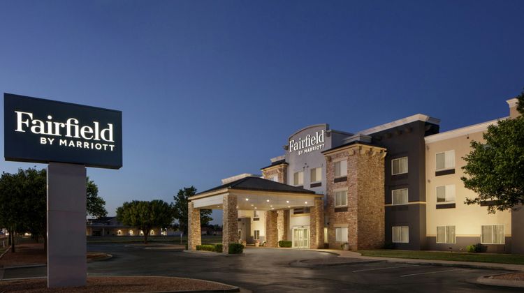 Fairfield Inn & Suites Exterior