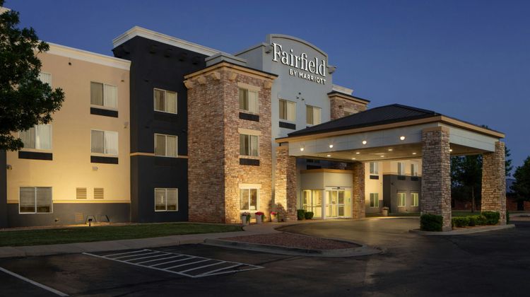 Fairfield Inn & Suites Exterior