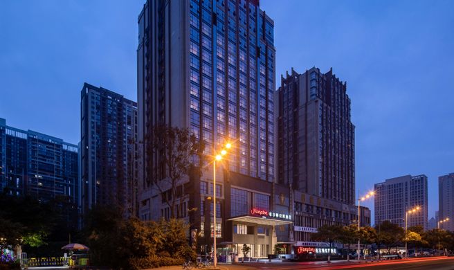 Hampton by Hilton Chengdu Wenjiang Exterior
