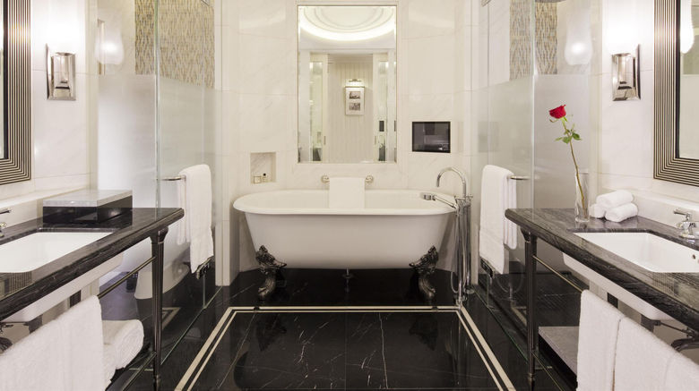 <b>Fairmont Peace Hotel Shanghai Room</b>. Images powered by <a href=https://www.travelagewest.com/Hotels/Shanghai/