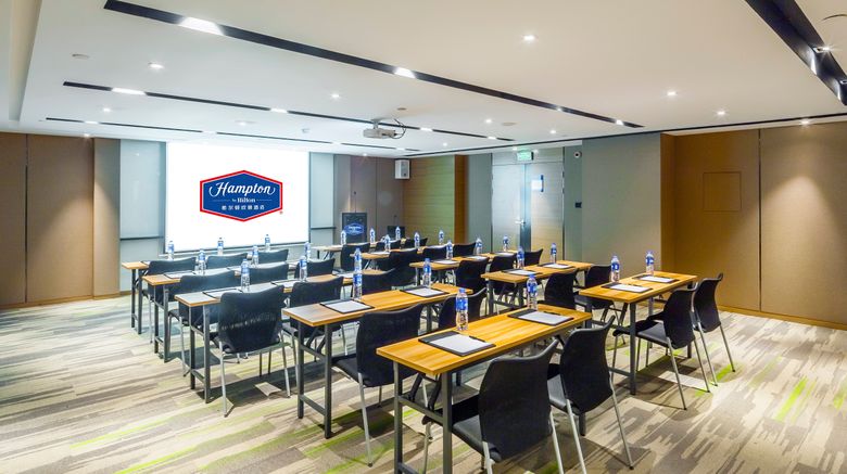<b>Hampton Fuyang Guomao Meeting</b>. Images powered by <a href="https://www.leonardoworldwide.com/" title="Leonardo Worldwide" target="_blank">Leonardo</a>.