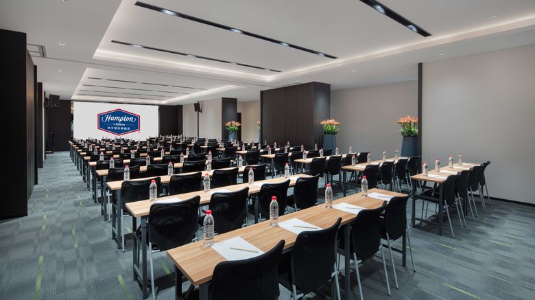 <b>Hampton Kunming Guandu Meeting</b>. Images powered by <a href="https://www.leonardoworldwide.com/" title="Leonardo Worldwide" target="_blank">Leonardo</a>.