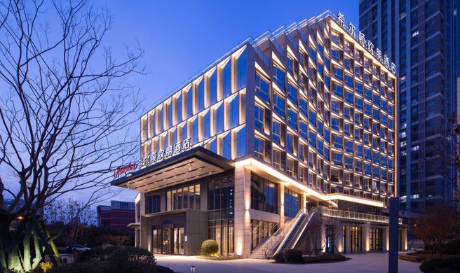 Hampton by Hilton Linyi Beicheng Center Exterior