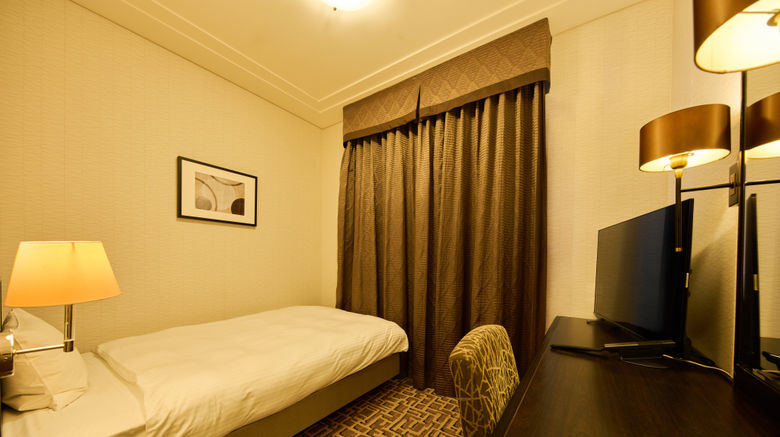<b>Okura Chiba Hotel Room</b>. Images powered by <a href="https://www.leonardoworldwide.com/" title="Leonardo Worldwide" target="_blank">Leonardo</a>.