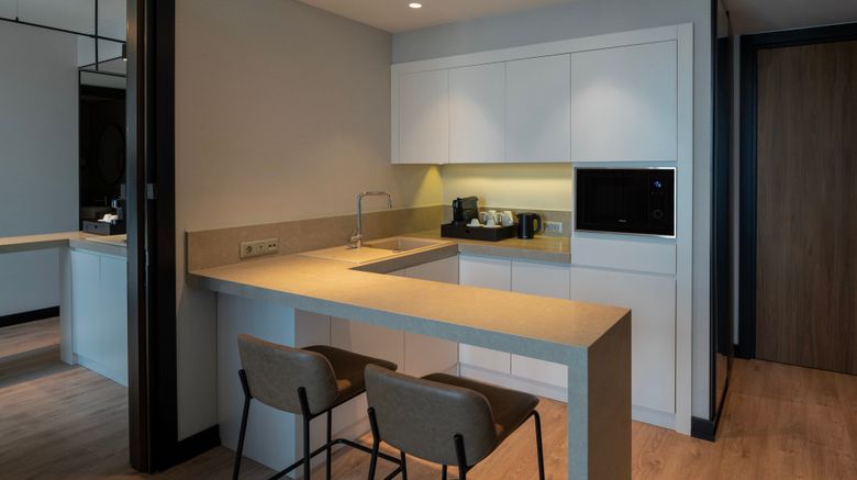 <b>Altunizade Suites Istanbul, Curio Room</b>. Images powered by <a href="https://www.leonardoworldwide.com/" title="Leonardo Worldwide" target="_blank">Leonardo</a>.