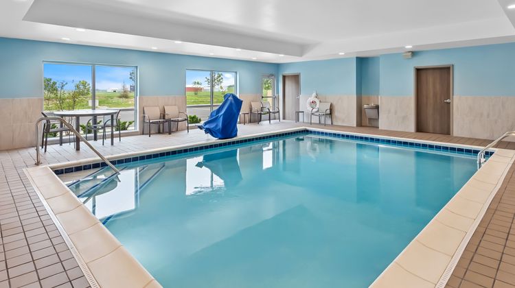 Holiday Inn Express Peotone Pool