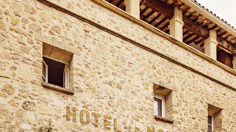 <b>Le Moulin Exterior</b>. Images powered by <a href="https://www.leonardoworldwide.com/" title="Leonardo Worldwide" target="_blank">Leonardo</a>.