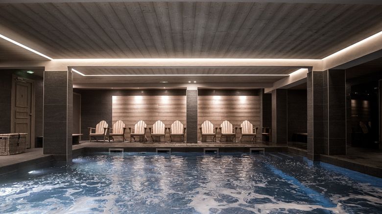 <b>Le Fitz Roy Pool</b>. Images powered by <a href="https://www.leonardoworldwide.com/" title="Leonardo Worldwide" target="_blank">Leonardo</a>.