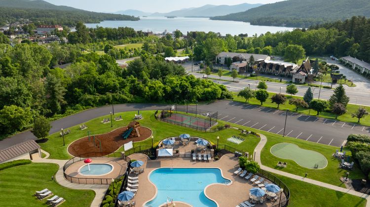 Holiday Inn Resort Lake George Exterior