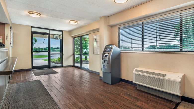 <b>Red Roof Inn Virginia Beach Lobby</b>. Images powered by <a href="https://www.leonardoworldwide.com/" title="Leonardo Worldwide" target="_blank">Leonardo</a>.