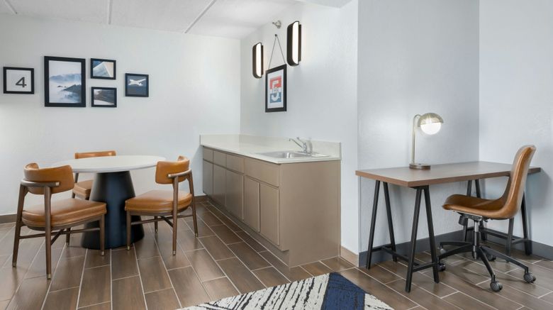 <b>Four Points College Park Atlanta Airport Room</b>. Images powered by <a href="https://www.leonardoworldwide.com/" title="Leonardo Worldwide" target="_blank">Leonardo</a>.