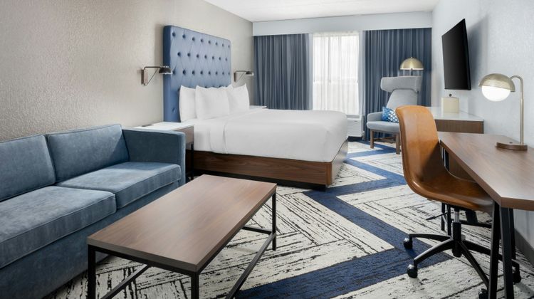 Four Points College Park Atlanta Airport Suite