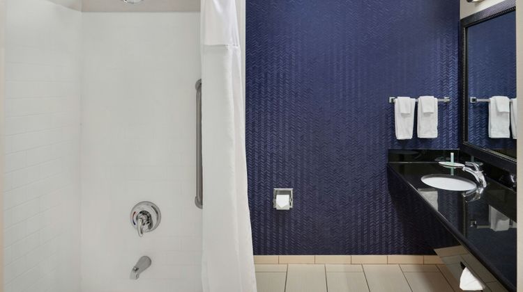 Fairfield Inn & Suites Cartersville Room