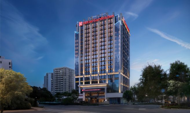 Hilton Garden Inn Xinyi Exterior
