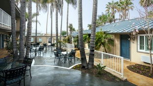 PB Surf Beachside Inn