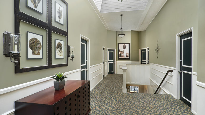 <b>Catalina Island Inn Lobby</b>. Images powered by <a href="https://www.leonardoworldwide.com/" title="Leonardo Worldwide" target="_blank">Leonardo</a>.