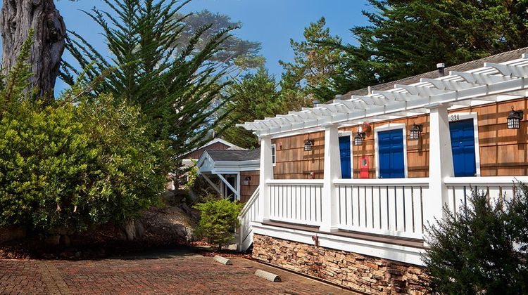 Lighthouse Lodge & Cottages Exterior