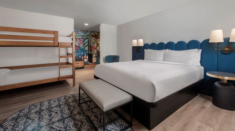 Catalina Canyon Inn Room